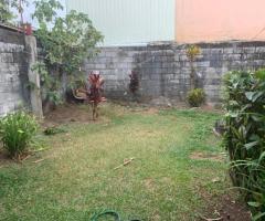 Casa con jardín, terraza y cochera doble Ubicada en Jardines de Cascajal en venta